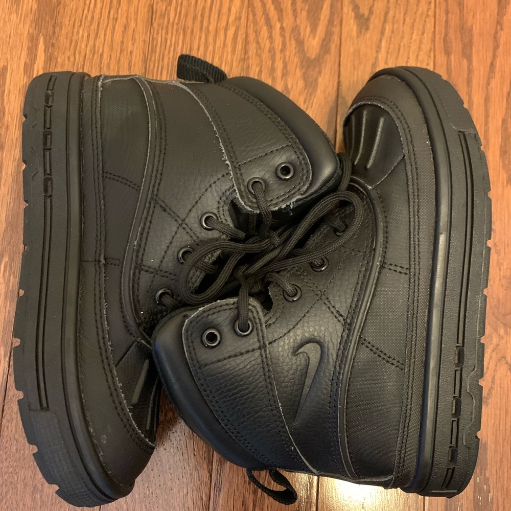 Pre-school Nike Woodside II Size 12C. Never worn. No box.